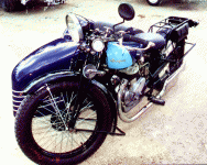 Le P 108 attelé d'un side Bufflier de Michel (1/2)